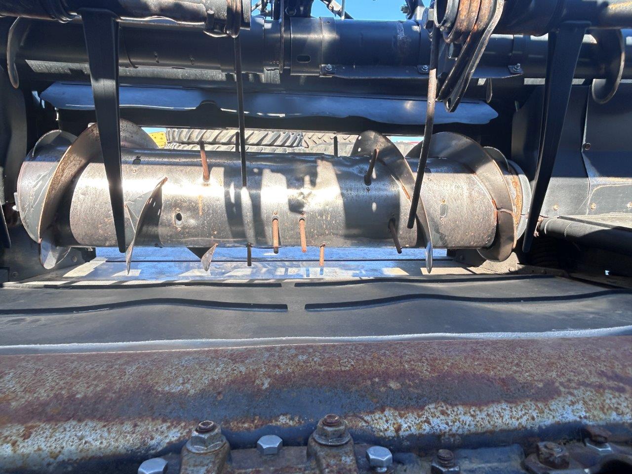 2014 MacDon FD75-40 Header Combine