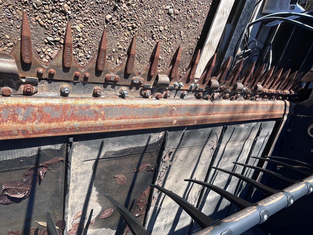 2014 MacDon FD75-40 Header Combine