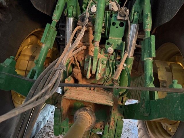 2019 John Deere 6195R Tractor