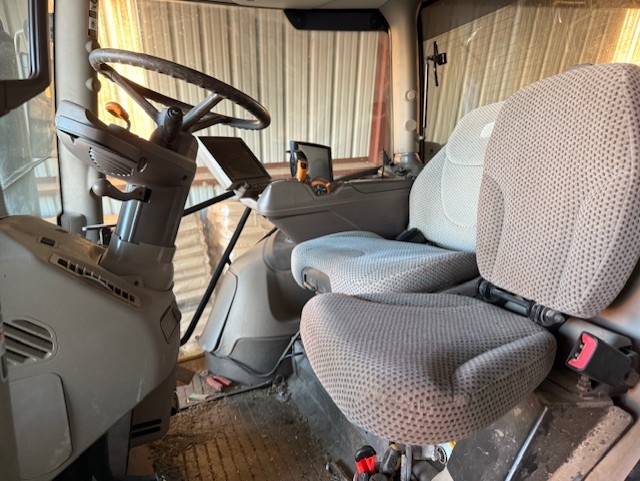 2019 John Deere 6195R Tractor