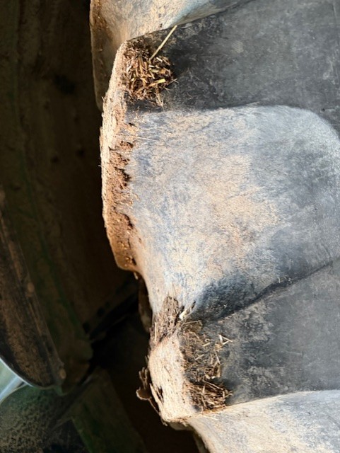 2019 John Deere 6195R Tractor