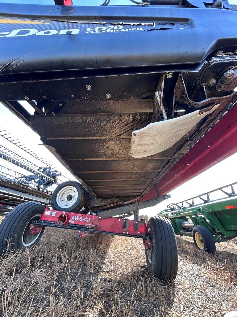 2011 MacDon FD70-40 Header Combine