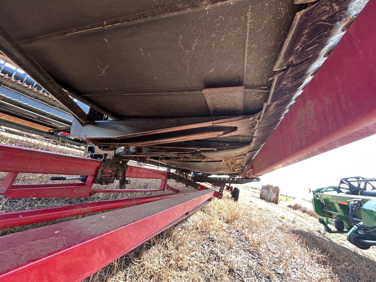 2011 MacDon FD70-40 Header Combine