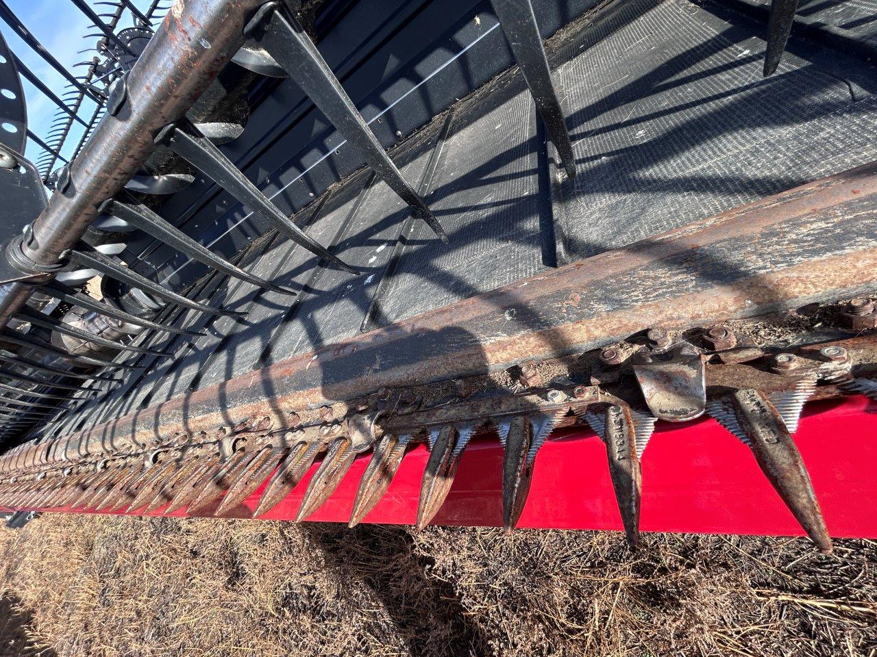 2011 MacDon FD70-40 Header Combine