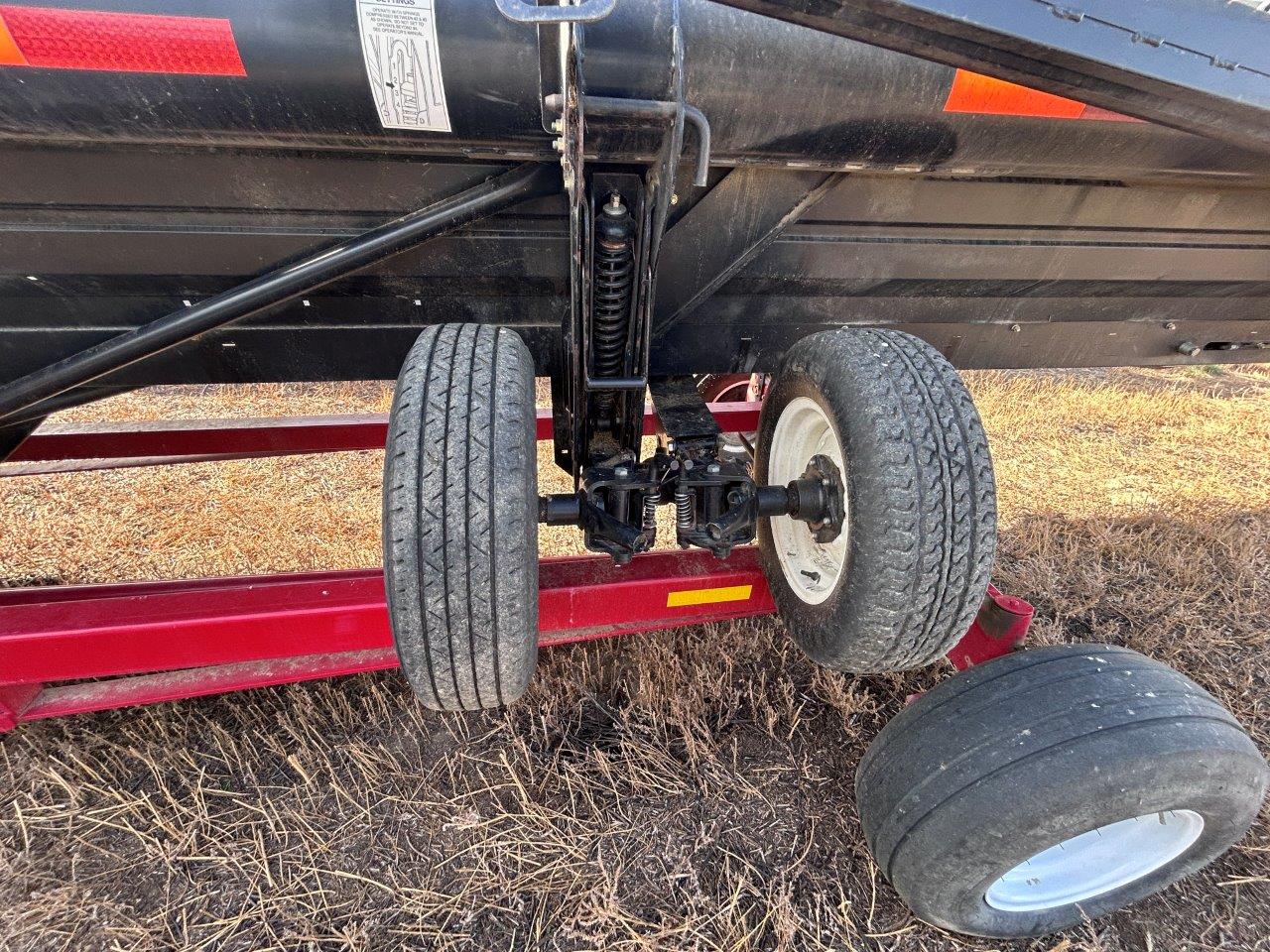 2011 MacDon FD70-40 Header Combine