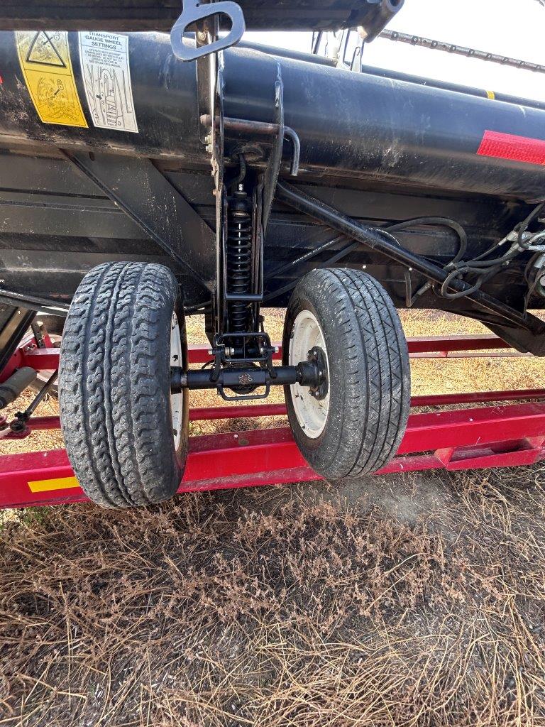 2011 MacDon FD70-40 Header Combine