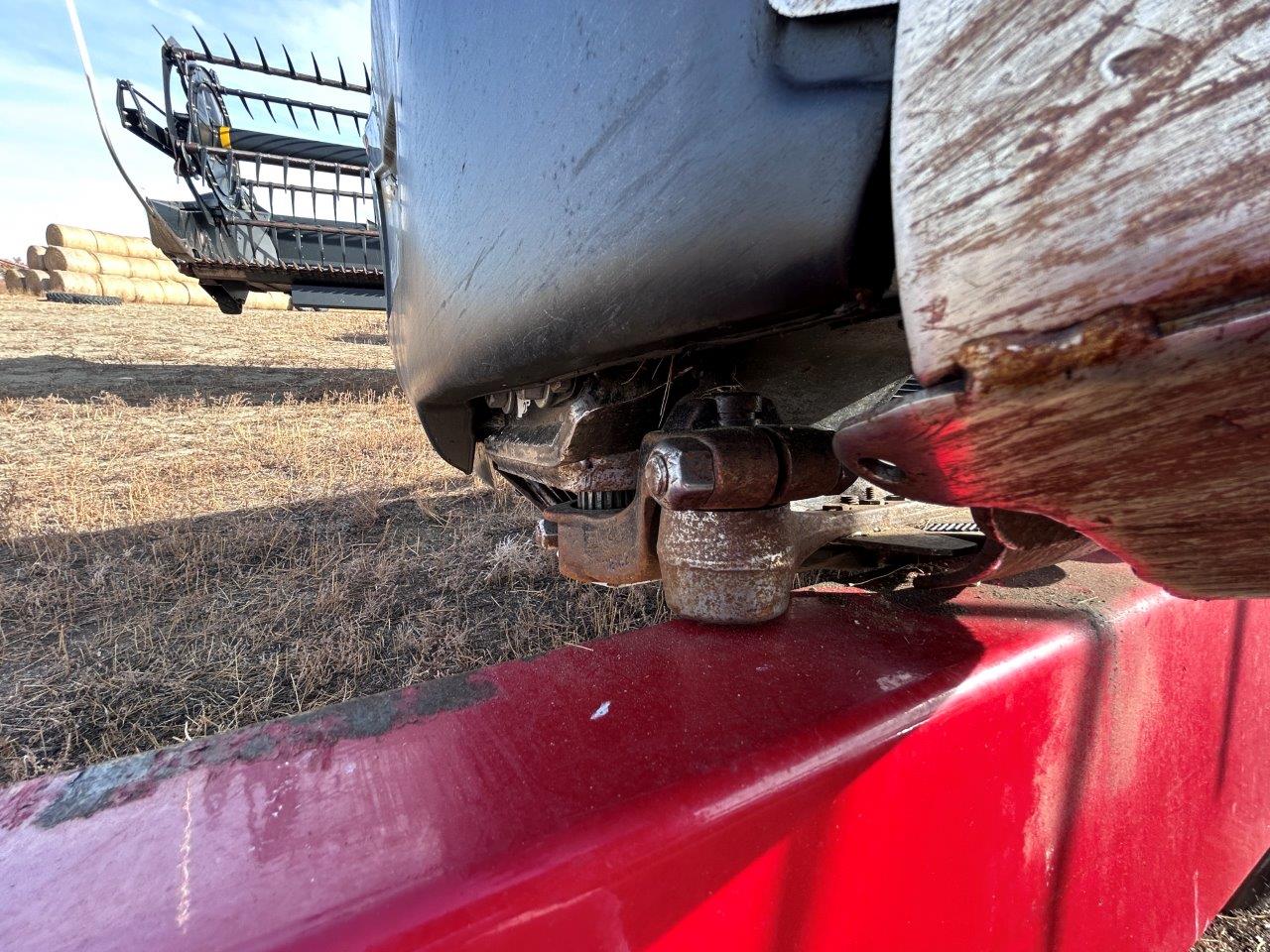 2011 MacDon FD70-40 Header Combine