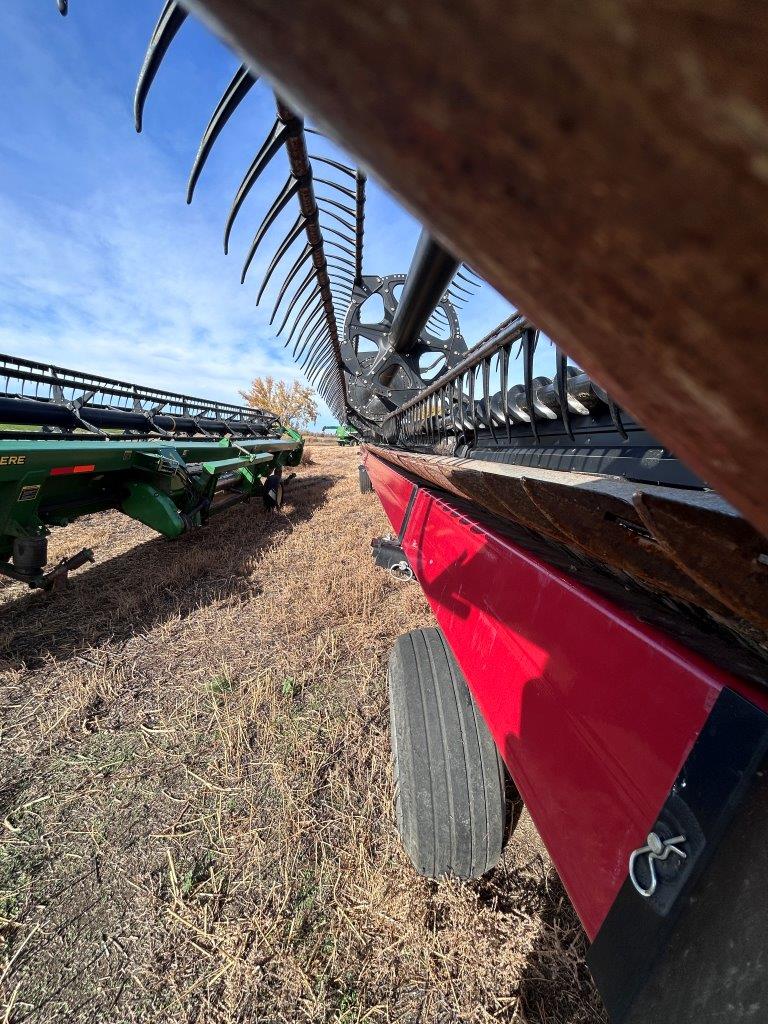 2011 MacDon FD70-40 Header Combine