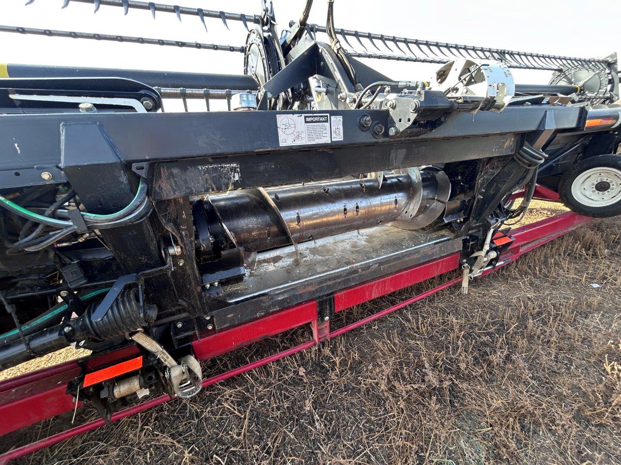 2011 MacDon FD70-40 Header Combine