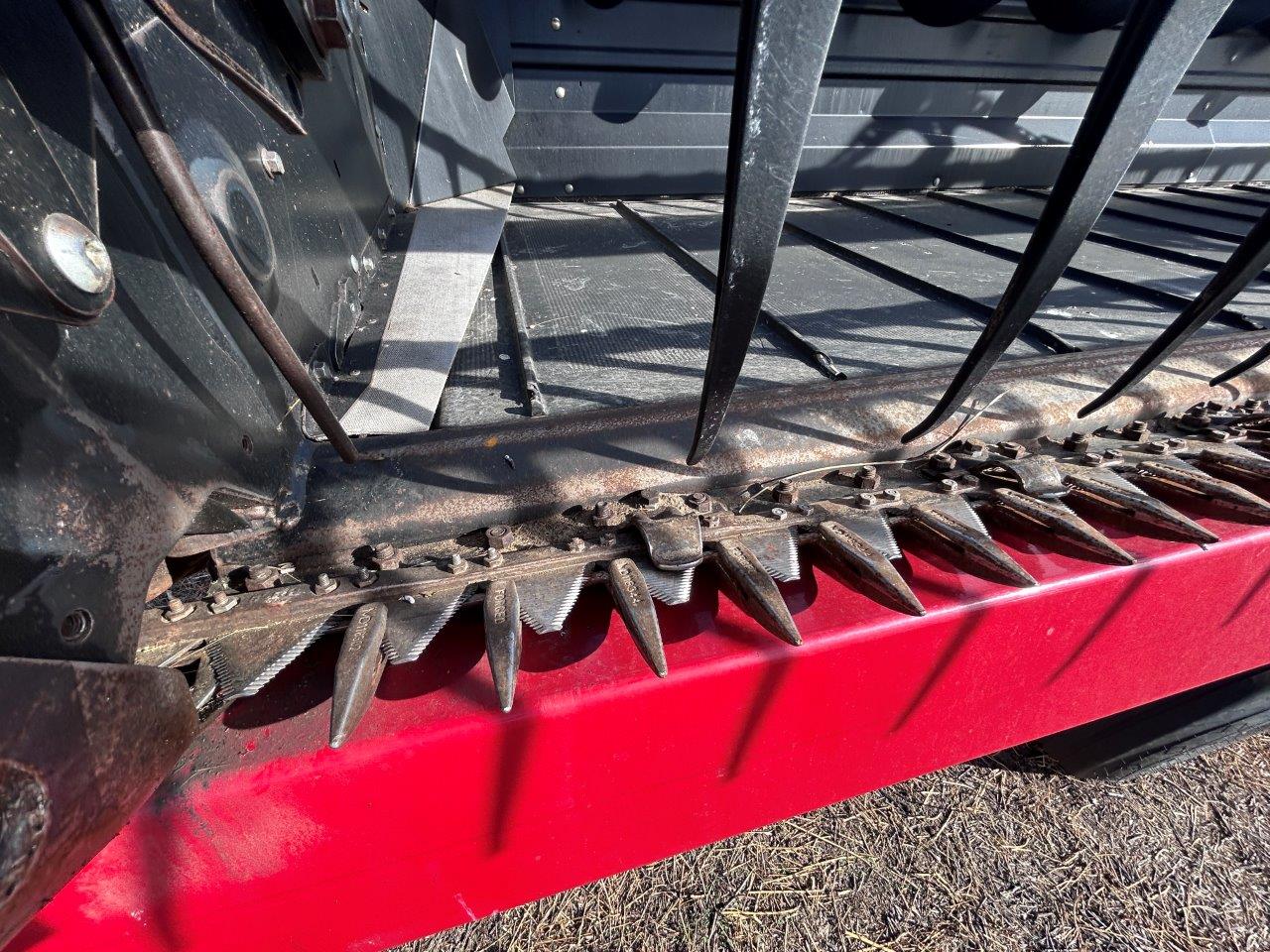 2011 MacDon FD70-40 Header Combine