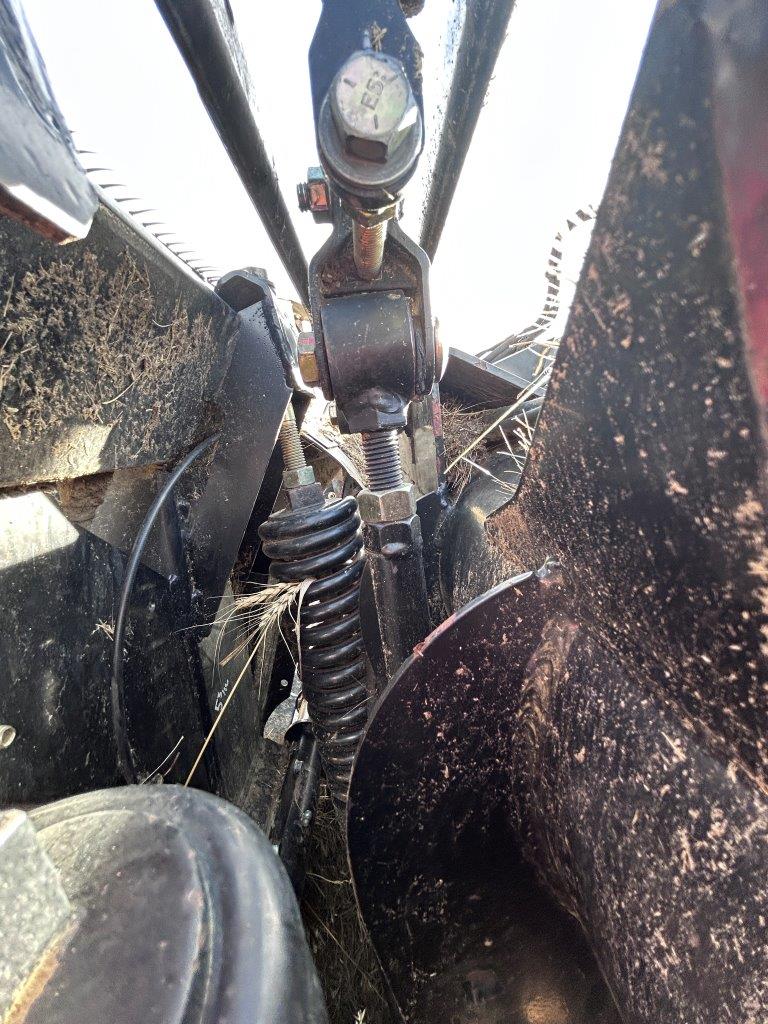 2011 MacDon FD70-40 Header Combine