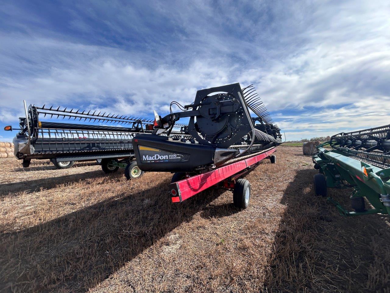 2011 MacDon FD70-40 Header Combine
