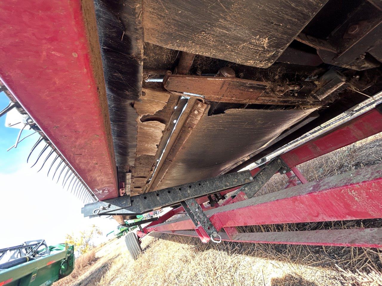 2011 MacDon FD70-40 Header Combine