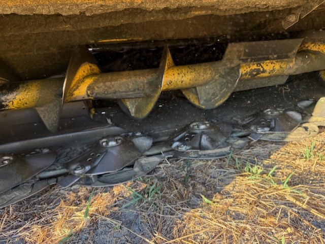 2014 New Holland SPEEDR200 Windrower