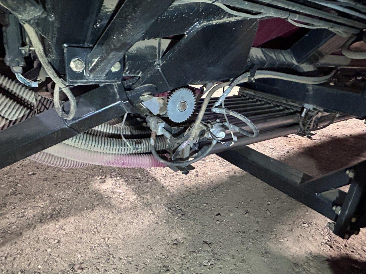 2015 Seed Hawk 6012 Air Seeder