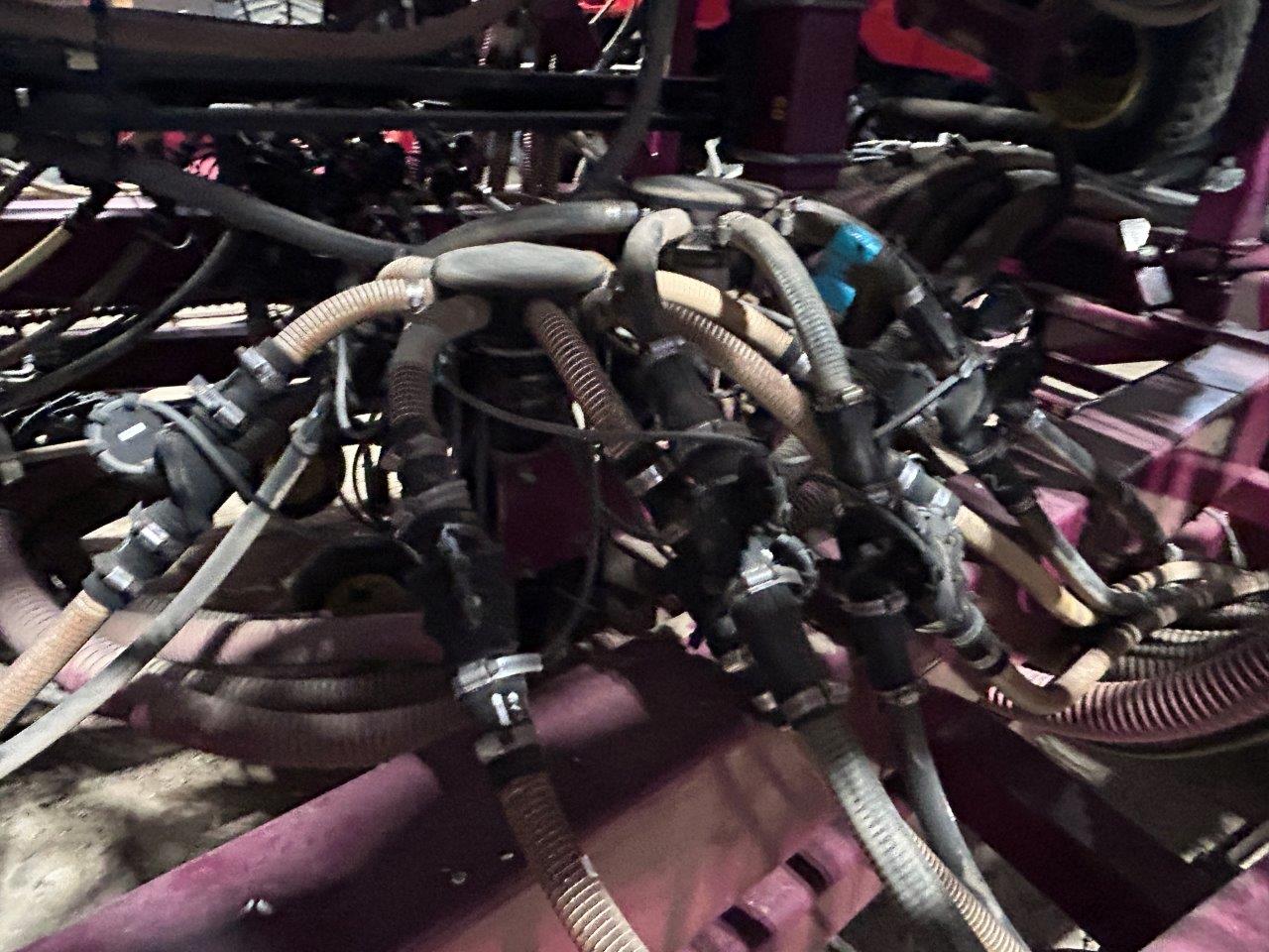 2015 Seed Hawk 6012 Air Seeder