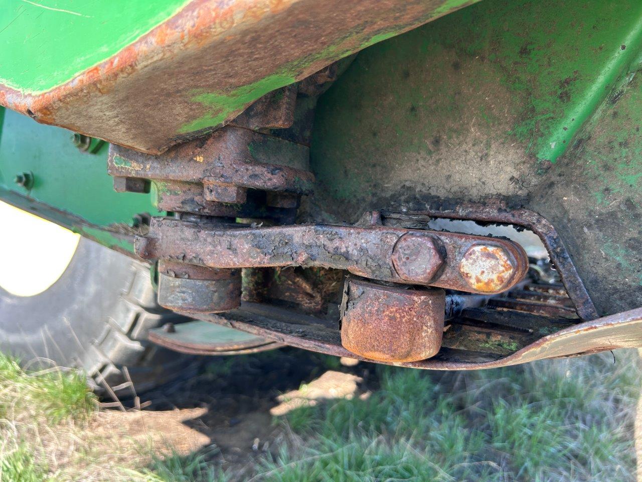 2007 John Deere 4895 Windrower