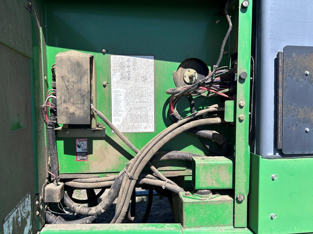2007 John Deere 4895 Windrower