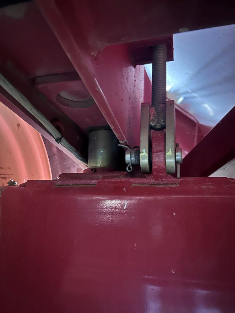 2011 Brent 1082 Grain Cart
