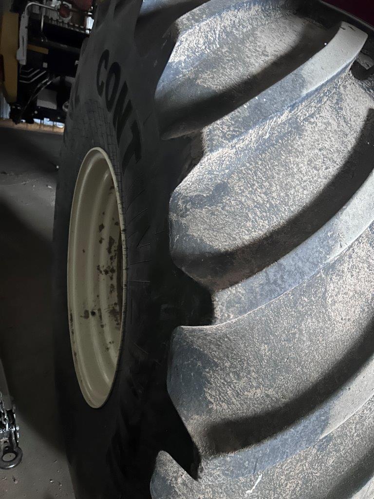 2011 Brent 1082 Grain Cart