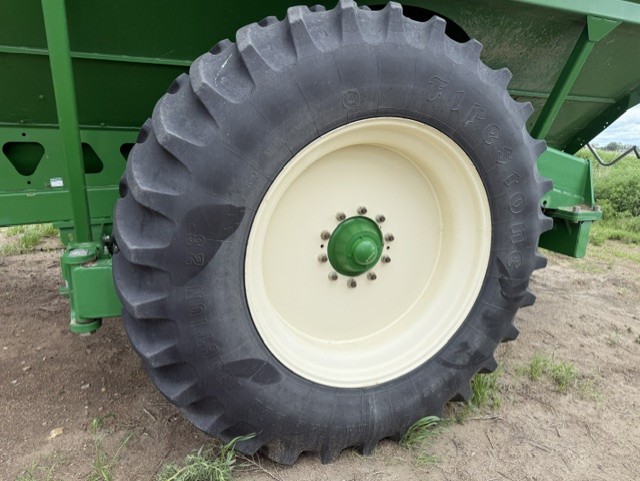 2013 Brent 1196 Grain Cart
