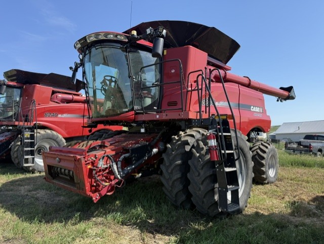 2017 Case IH 8240 Combine