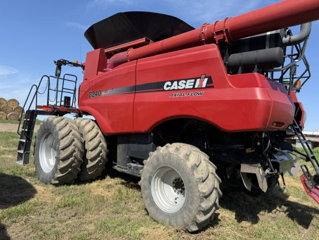 2016 Case IH 8240 Combine