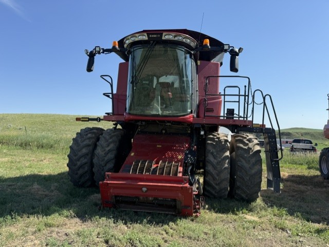 2016 Case IH 8240 Combine