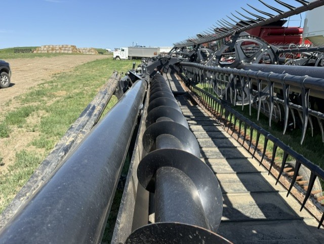2017 MacDon FD75-40 Header Combine
