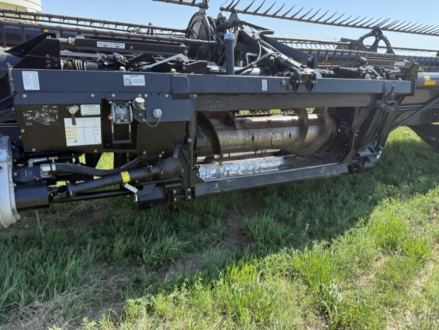 2017 MacDon FD75-40 Header Combine