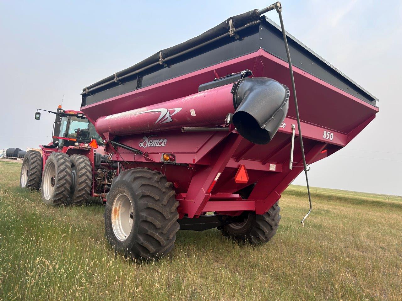 2019 Demco 850 Grain Cart