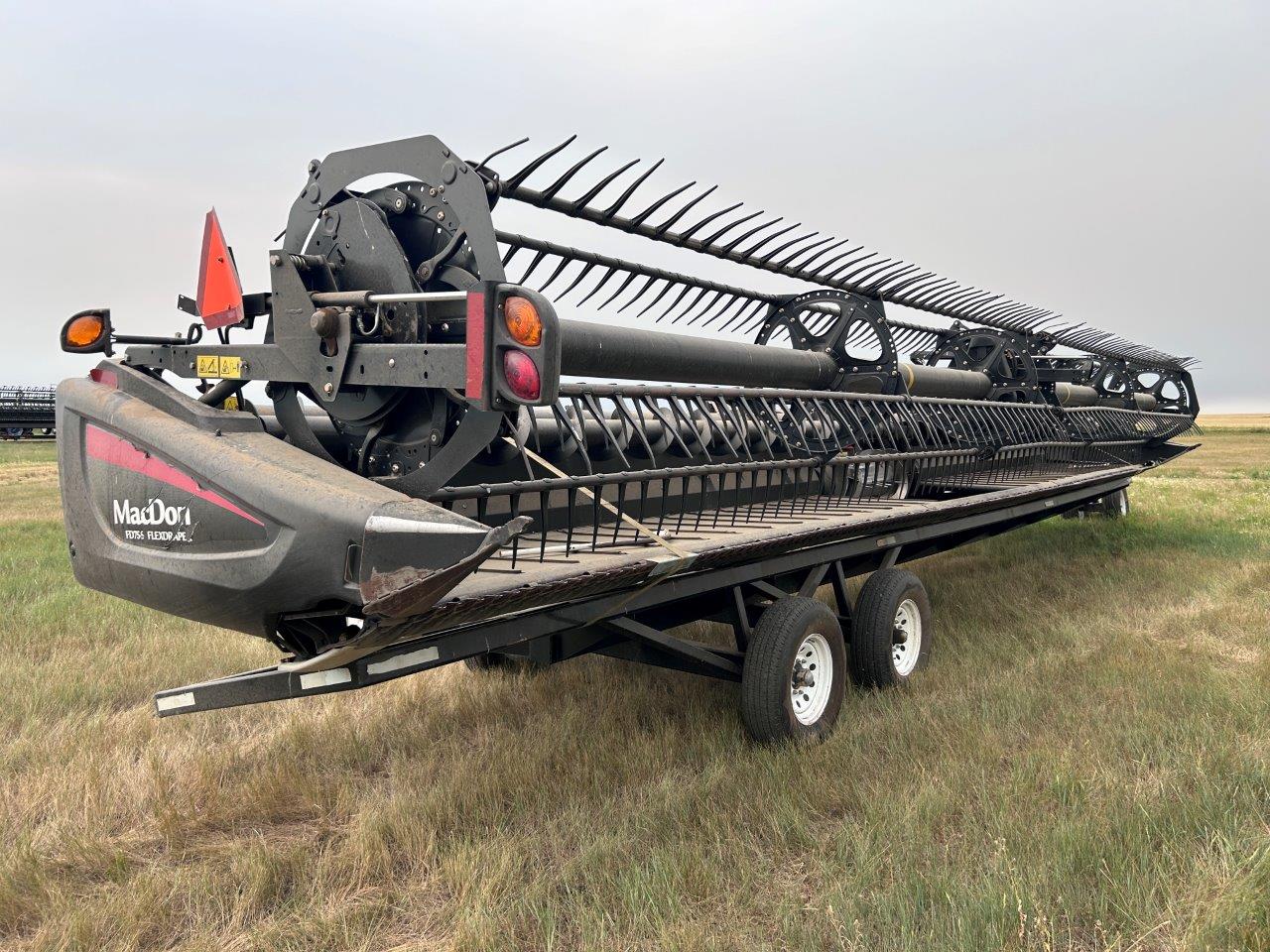 2014 MacDon FD75 Header Draper