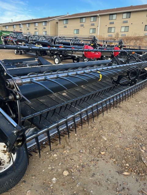 2016 MacDon FD75-45 Header Combine