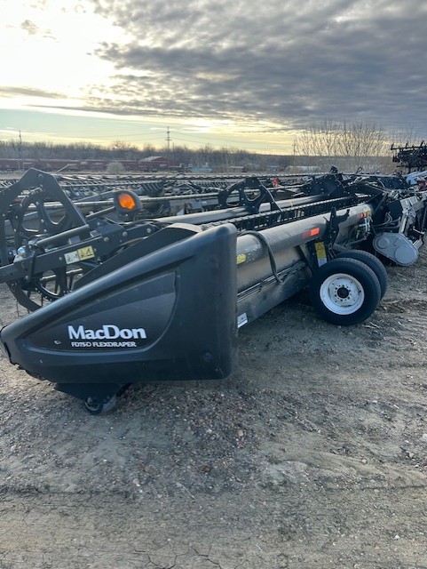 2016 MacDon FD75-45 Header Combine