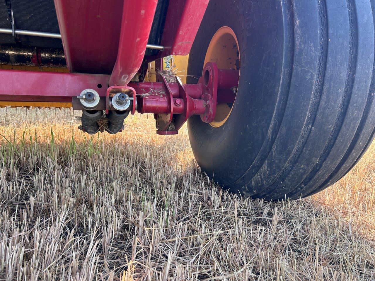 2018 New Holland Rollbelt 560 Baler/Round