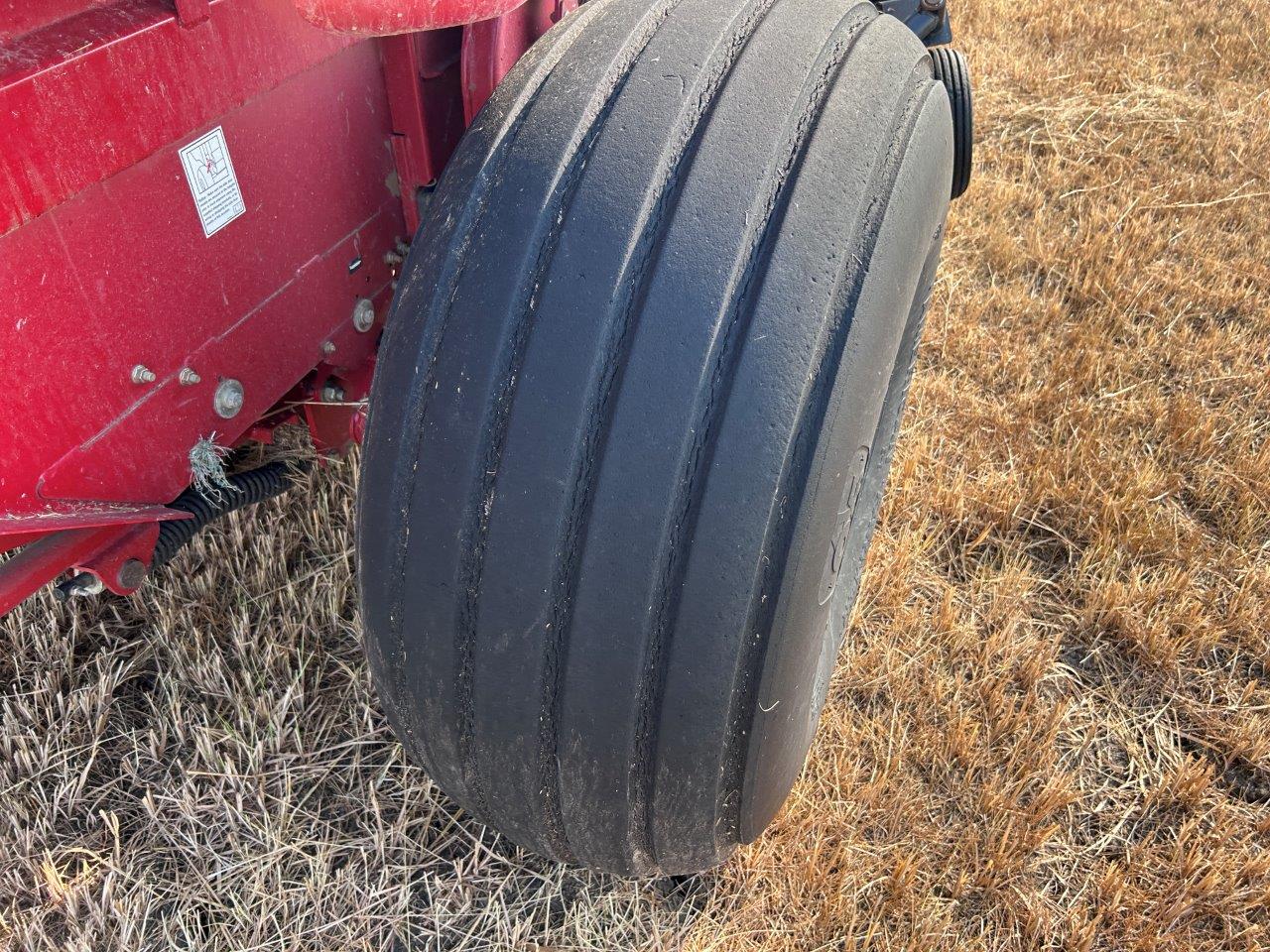 2018 New Holland Rollbelt 560 Baler/Round