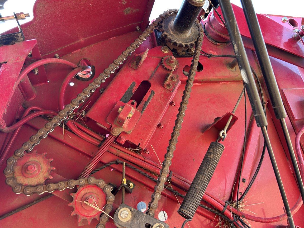 2018 New Holland Rollbelt 560 Baler/Round