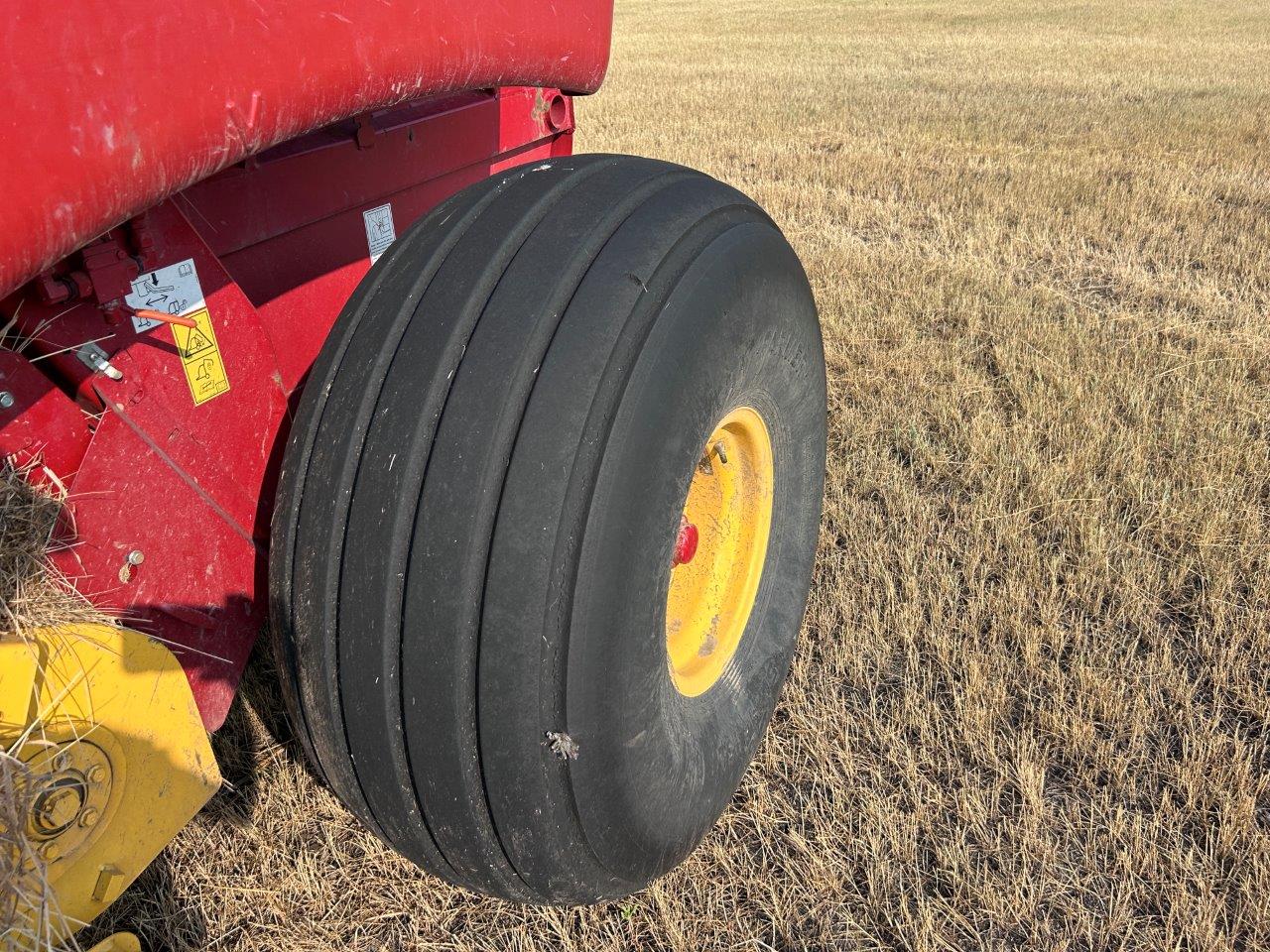 2018 New Holland Rollbelt 560 Baler/Round