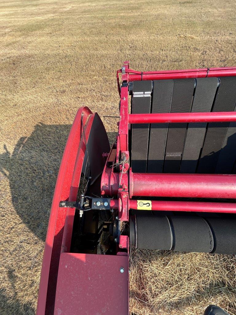 2018 New Holland Rollbelt 560 Baler/Round