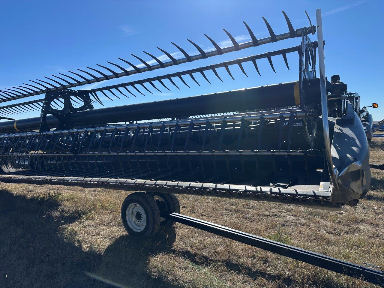 2016 MacDon FD75 Header Draper