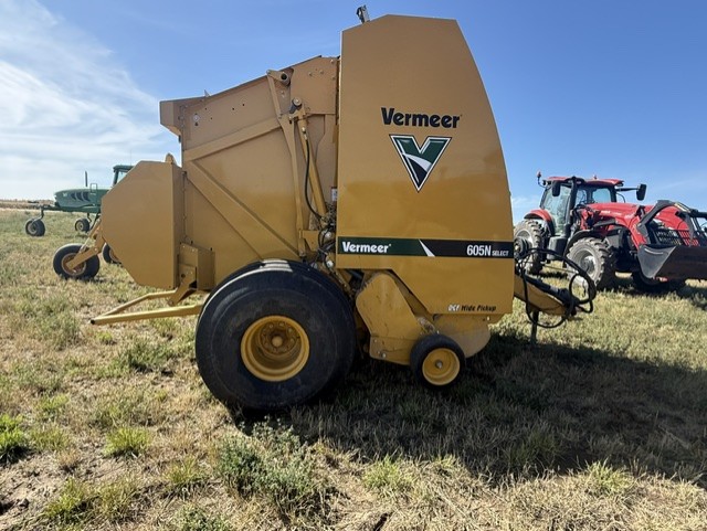 2022 Vermeer 605N Select Baler/Round