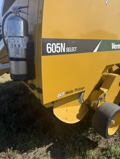 2022 Vermeer 605N Select Baler/Round