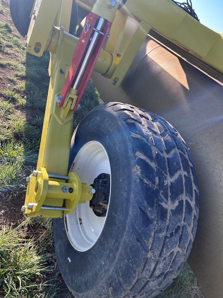2020 Degelman LR8080 Land Roller