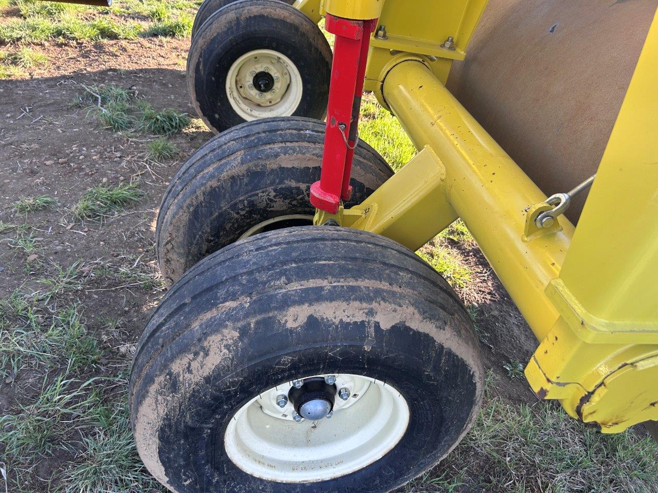 2020 Degelman LR8080 Land Roller