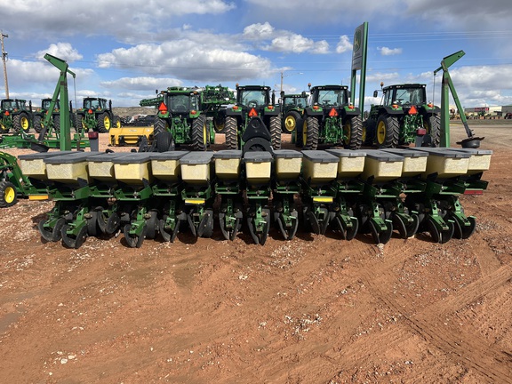 1998 John Deere 1780 Planter