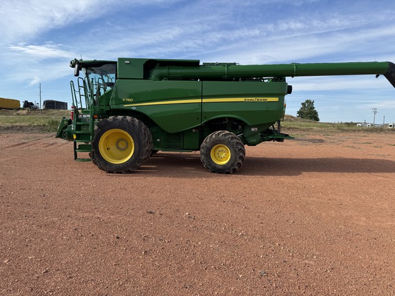 2023 John Deere S780 Combine