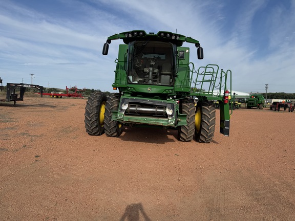 2023 John Deere S780 Combine
