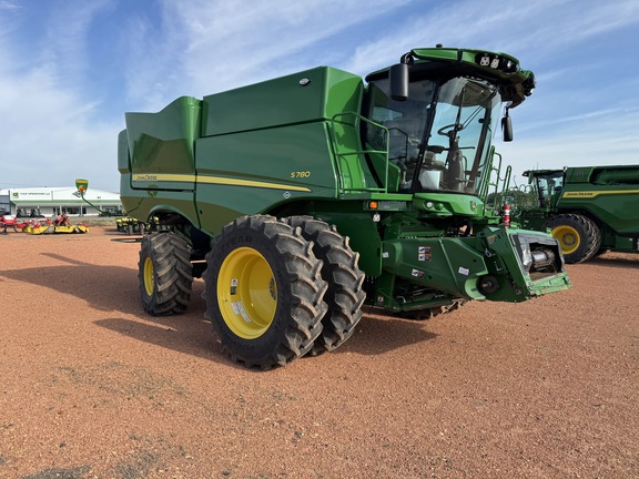 2023 John Deere S780 Combine