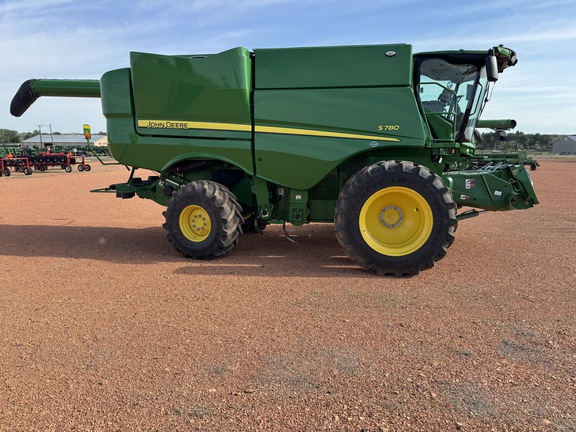 2023 John Deere S780 Combine