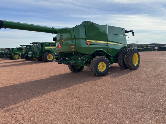 2023 John Deere S780 Combine